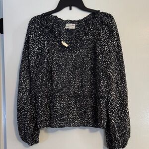 Universal Thread Speckled Black and White Blouse